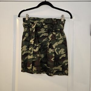 Lovers + Friends Camouflage Flex Waist  Skirt Size Small With Side Zipper
